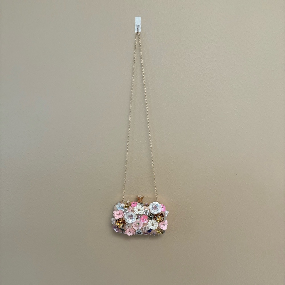 Gala Floral Embellished Chain Bag - Picture 4 of 11